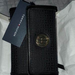 Tommy Hilfiger ladies wallet